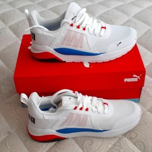 NWOT!! Never worn Pumas